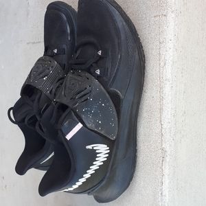 Nike Kyrie Irving Low 3